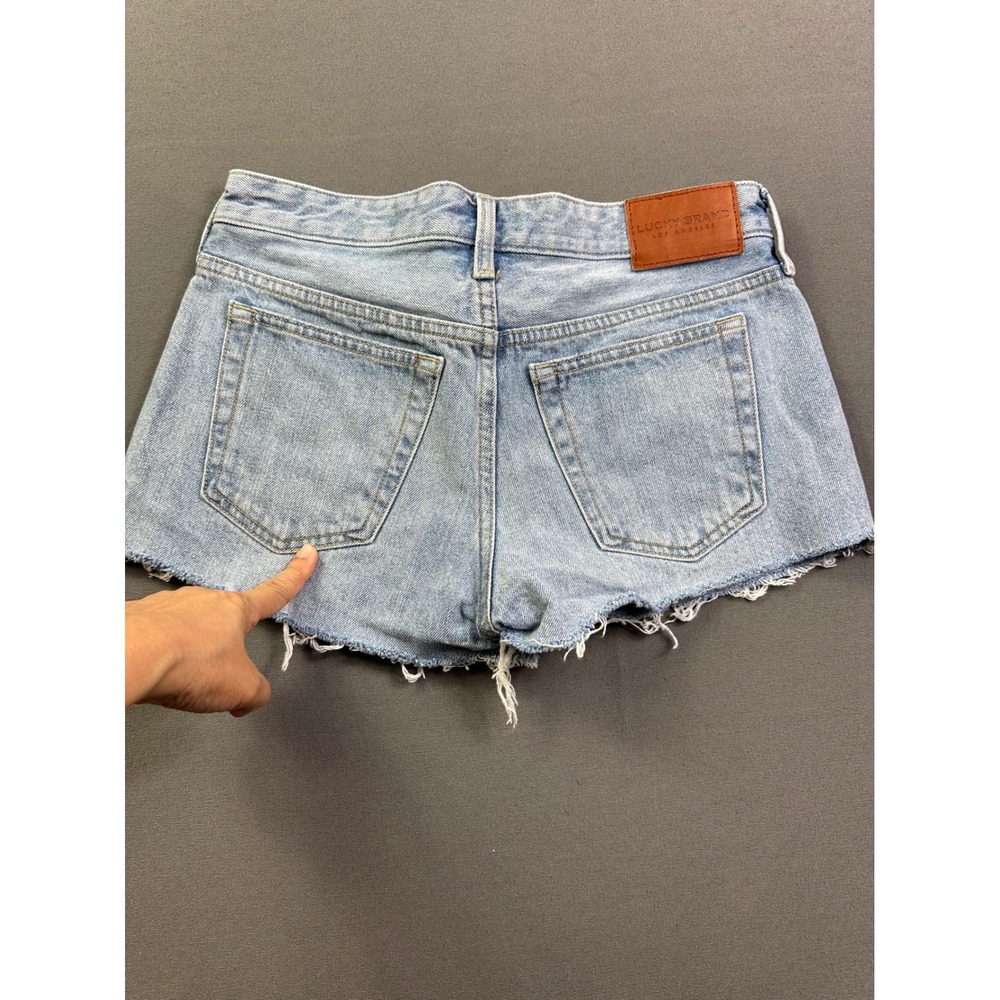 Lucky Brand Boyfriend Short Light Wash Distressed Raw Hem Denim Jean Shorts 2/26